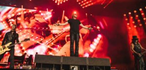 Guns N’ Roses inicia turnê pelo Brasil com show esgotado em Florianópolis; veja setlist e vídeos